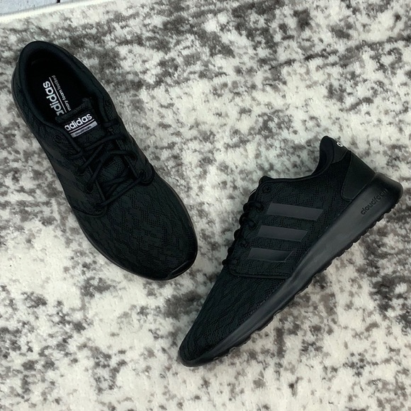 adidas Shoes - NIB Adidas QT Racer women’s running shoes